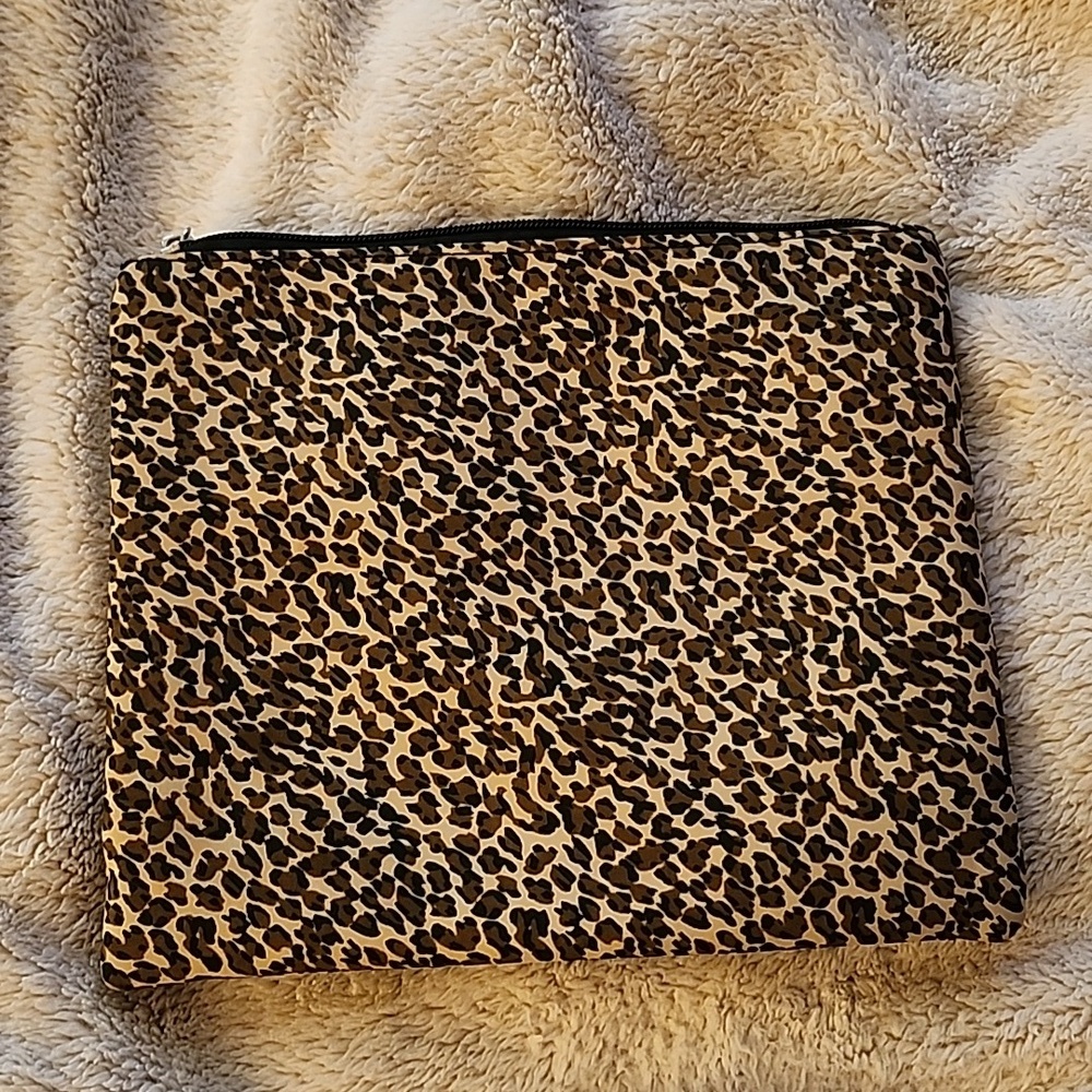 Vintage Y2K Leopard Print Cosmetic Case/Bag
